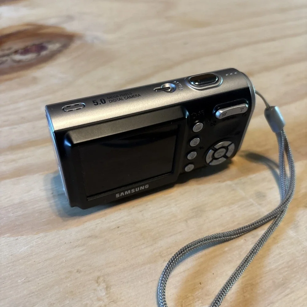 Samsung Digimax A503 5.0MP Compact Digital Camera Black PARTS OR REPAIR